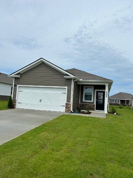 5096 Espy Ave in White House, TN - Building Photo