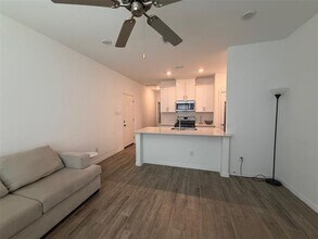 1033 Rosebay Dr in Justin, TX - Building Photo - Building Photo