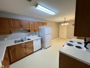 1096 Sunstar Dr in Cordova, TN - Building Photo - Building Photo