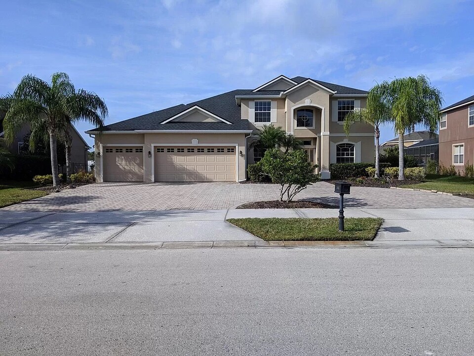 2465 Sterling Creek Pkwy in Oviedo, FL - Building Photo