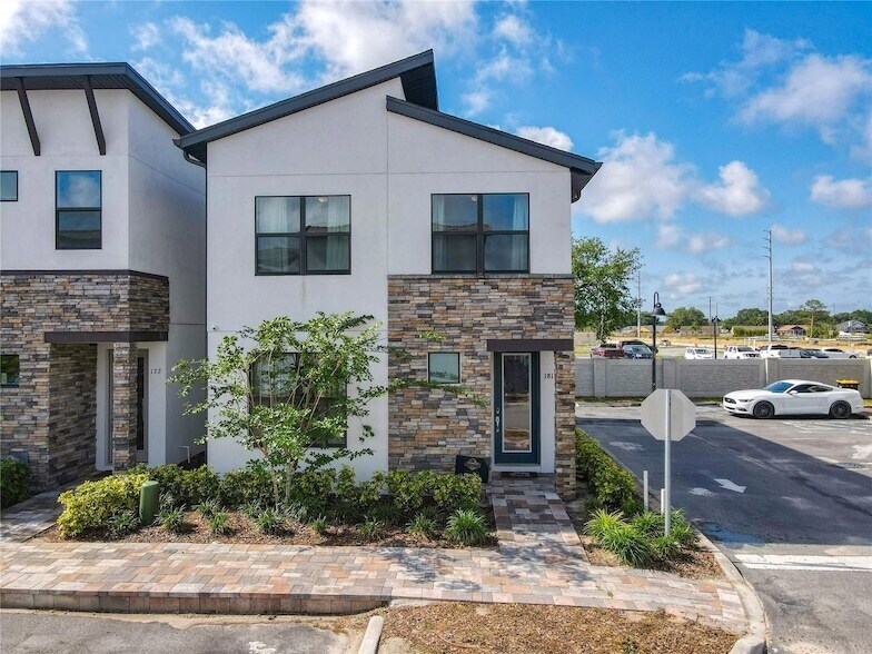 181 Villa Domani Ct, Unit 20451-2/1.5 in Davenport, FL - Building Photo