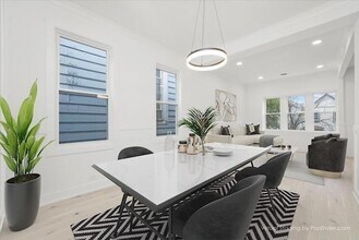 2129 N Bingham St-Unit -2 in Chicago, IL - Building Photo - Building Photo