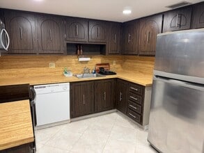 16300 Golf Club Rd, Unit 208 in Weston, FL - Building Photo - Building Photo