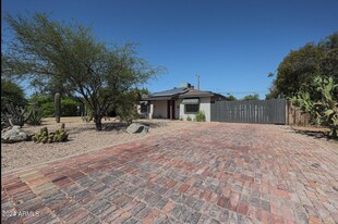3611 N 21st Dr in Phoenix, AZ - Building Photo