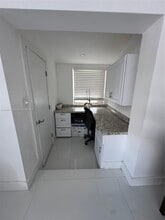 7200 SW 4th St in Miami, FL - Building Photo - Building Photo