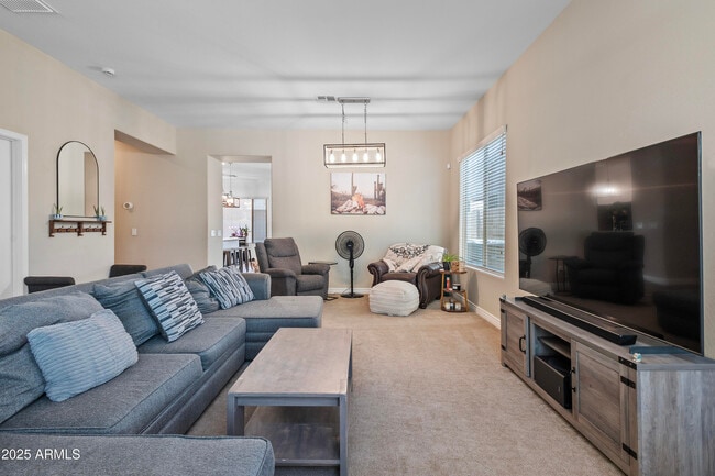 18241 W Young St in Surprise, AZ - Foto de edificio - Building Photo