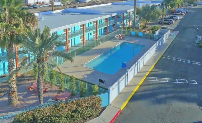 Portofino Apartments in Phoenix, AZ - Building Photo - Building Photo