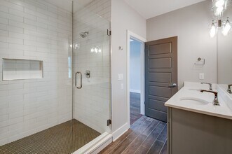 944 Riverside Dr in Nashville, TN - Foto de edificio - Building Photo