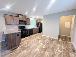 10610 State Rte 762 in Lockbourne, OH - Foto de edificio - Building Photo