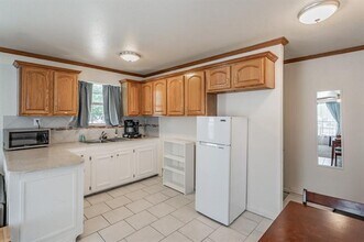 1208 N Sylvania Ave-Unit -2 in Fort Worth, TX - Building Photo - Building Photo