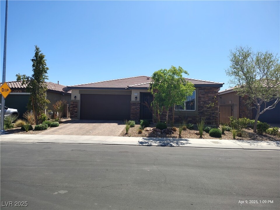 2119 Del Aqua Ave in Henderson, NV - Building Photo