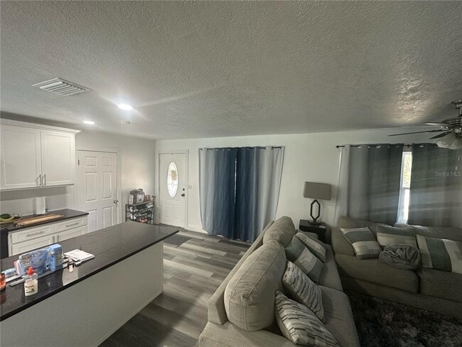 1011 Gerona Ave in Deltona, FL - Building Photo - Building Photo