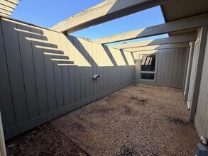 3714 53rd St, Unit A in Lubbock, TX - Foto de edificio - Building Photo