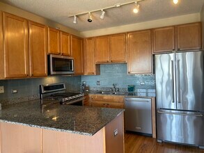 1717 S Prairie Ave, Unit 1307 in Chicago, IL - Building Photo - Building Photo
