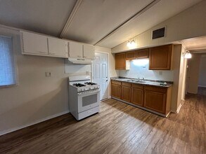 73 Spence Ave in Newnan, GA - Building Photo - Building Photo