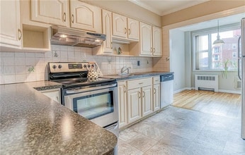 2 Salisbury Pt in Nyack, NY - Building Photo - Building Photo