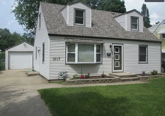 1907 W Pearl Ave