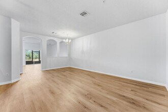 2795 Oakwater Dr in Kissimmee, FL - Building Photo - Building Photo