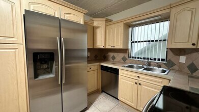 12268 Sag Harbor Ct-Unit -3 in Wellington, FL - Building Photo - Building Photo