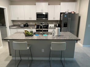 31606 Barrel Wave Way in Wesley Chapel, FL - Building Photo - Building Photo