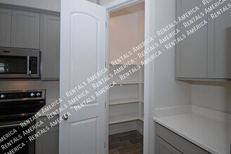 3725 E Catalina Dr in Phoenix, AZ - Foto de edificio - Building Photo