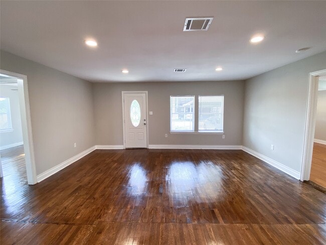 property at 1406 Mystic St