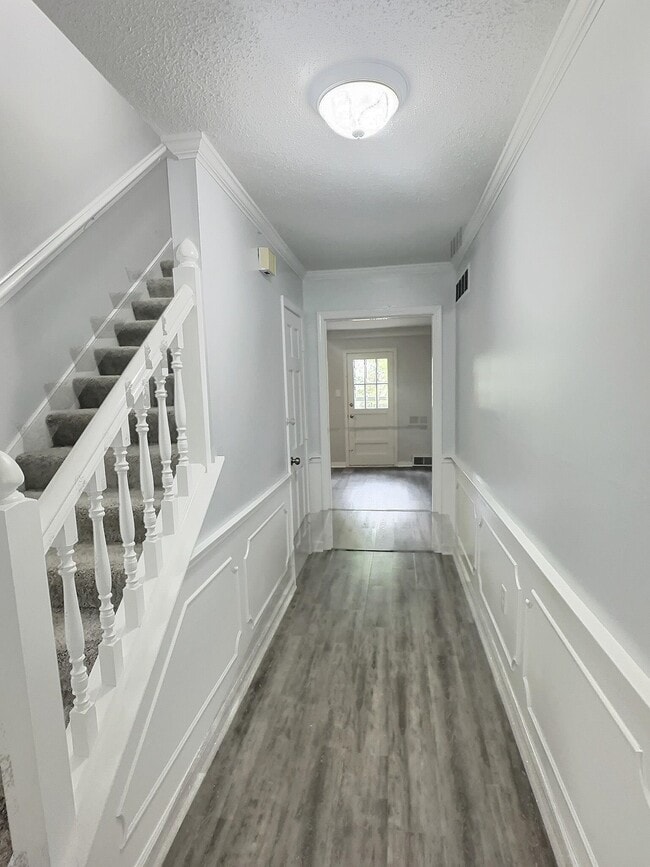 1562 Holly Hill Dr in Germantown, TN - Building Photo - Building Photo