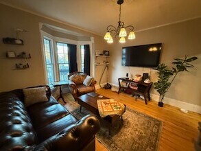 8 Pleasant Ave, Unit 1 in Portland, ME - Building Photo - Building Photo