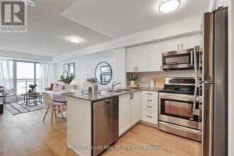 1070 Sheppard Ave W in Toronto, ON - Building Photo - Building Photo