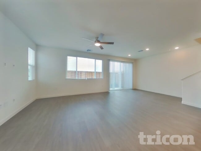 2058 Delta Vw Ave in Sacramento, CA - Building Photo - Building Photo