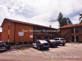 N88W16771-W16771 Main St in Menomonee Falls, WI - Building Photo