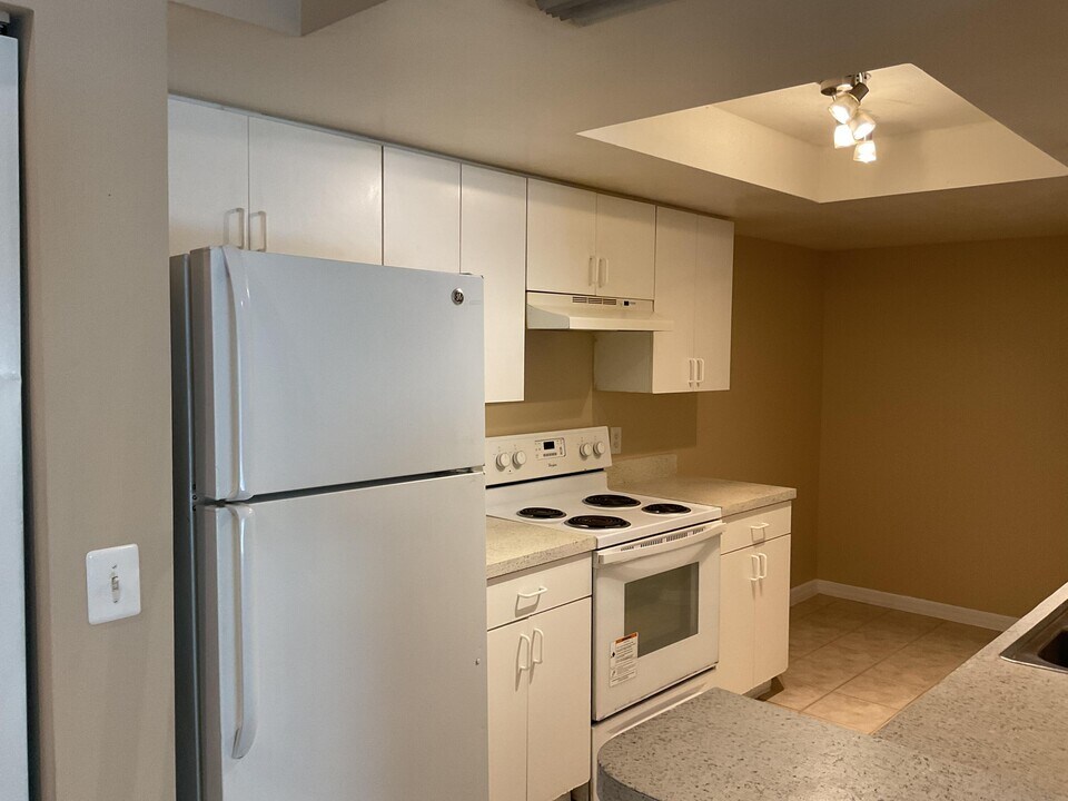 4171 N Haverhill Rd in West Palm Beach, FL - Building Photo