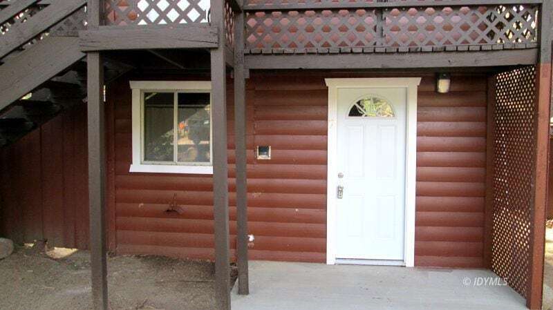 54100 Pine Crest Ave in Idyllwild, CA - Foto de edificio