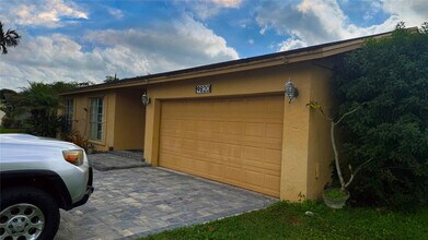 9820 NW 24th St in Coral Springs, FL - Building Photo - Building Photo