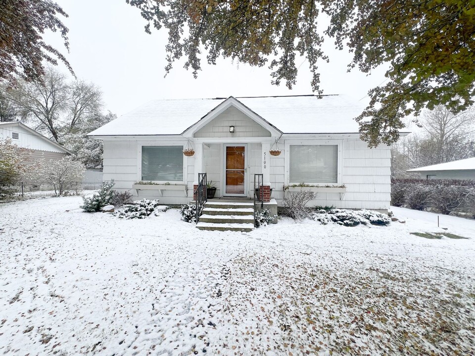 5100 Bryant Ave in Klamath Falls, OR - Foto de edificio