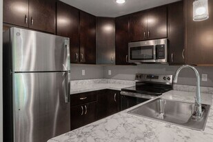 Pine Ridge in Cincinnati, OH - Building Photo