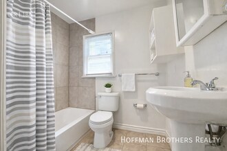 301 N Sycamore Ave, Unit 1 in Los Angeles, CA - Foto de edificio - Building Photo