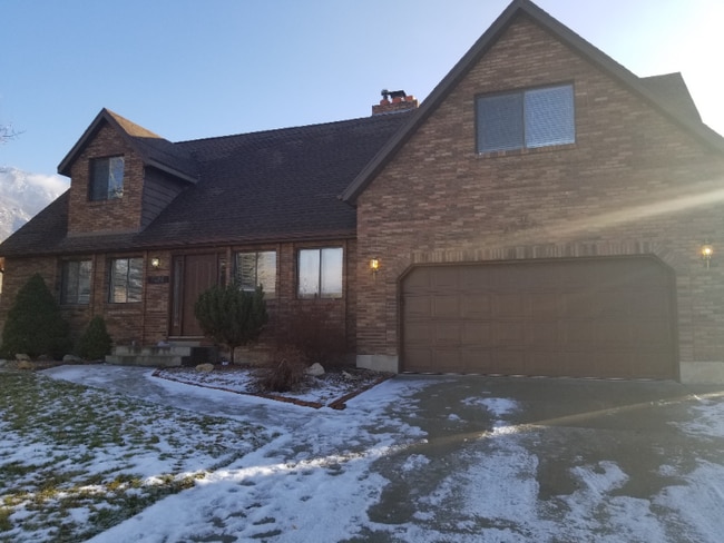 2186 Karalee Way in Sandy, UT - Foto de edificio - Building Photo