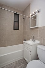 1650 Third Ave in New York, NY - Building Photo - Interior Photo