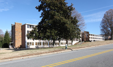 2200 Midtown in Greensboro, NC - Building Photo - Building Photo