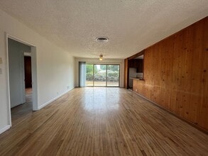 20641 Runnymede St in Los Angeles, CA - Building Photo - Building Photo