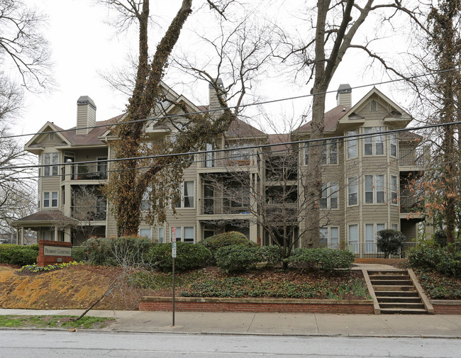 Piedmont Courtyard in Atlanta, GA - Foto de edificio - Building Photo