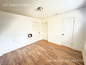 121 S Spruce St in North Little Rock, AR - Building Photo - Building Photo