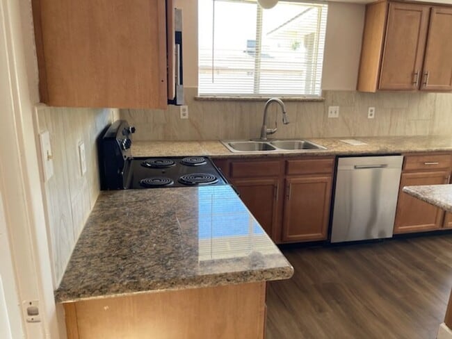 1740 E Hilton Ave in Mesa, AZ - Building Photo - Building Photo