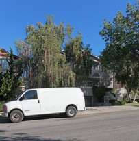 445 E Tujunga Ave Apartments