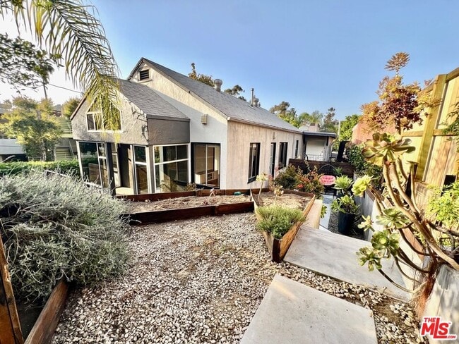 2161 Ewing St in Los Angeles, CA - Building Photo - Building Photo