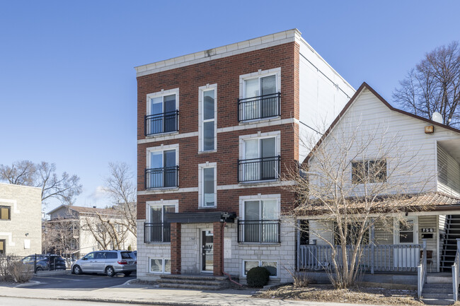 160 Maisonneuve Boul in Gatineau, QC - Building Photo - Building Photo