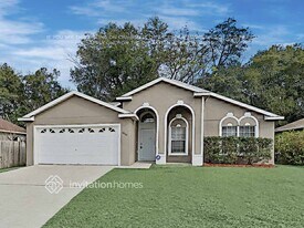 1551 Woodwind Dr in Apopka, FL - Building Photo