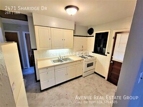 2471 Sharidge Dr in Jennings, MO - Building Photo - Building Photo