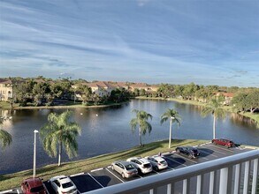 250 Jacaranda Dr in Plantation, FL - Building Photo - Building Photo